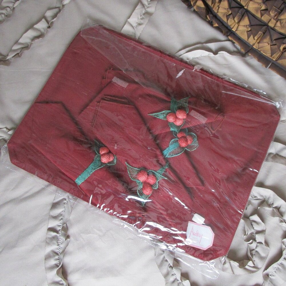NWT placemat & napkin set